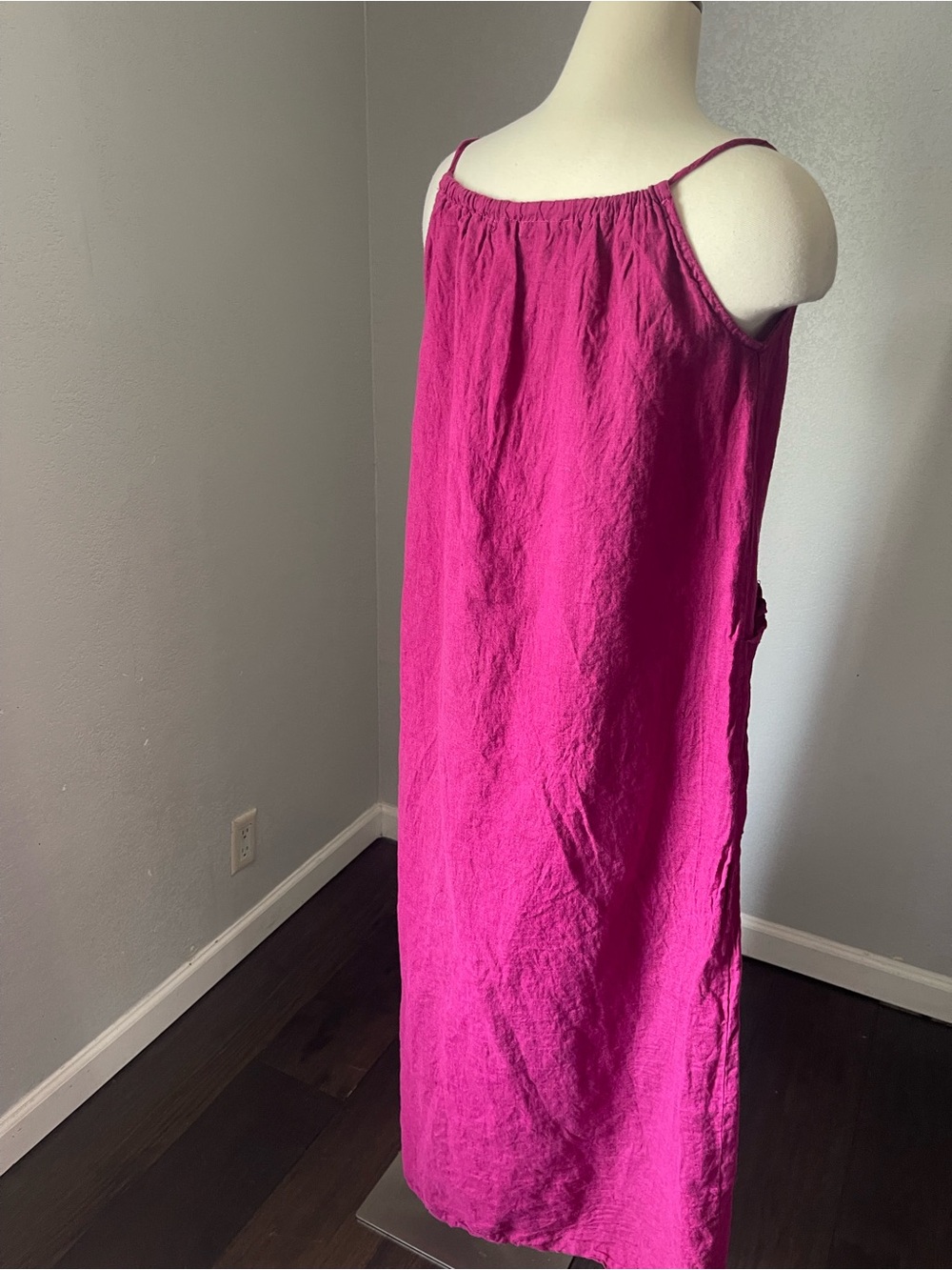Meo Meli Fuchsia Midi Dress with Tie Neck and Front Slit - Picture 5 of 8